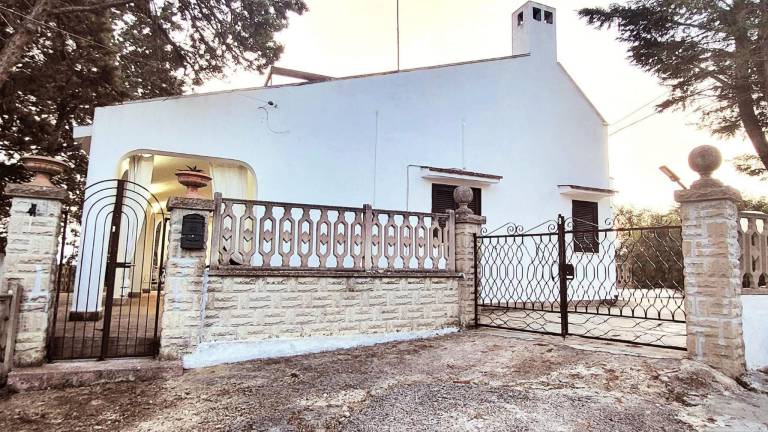 Villa with garden, hot tub & terrace | Garden view — photo 4