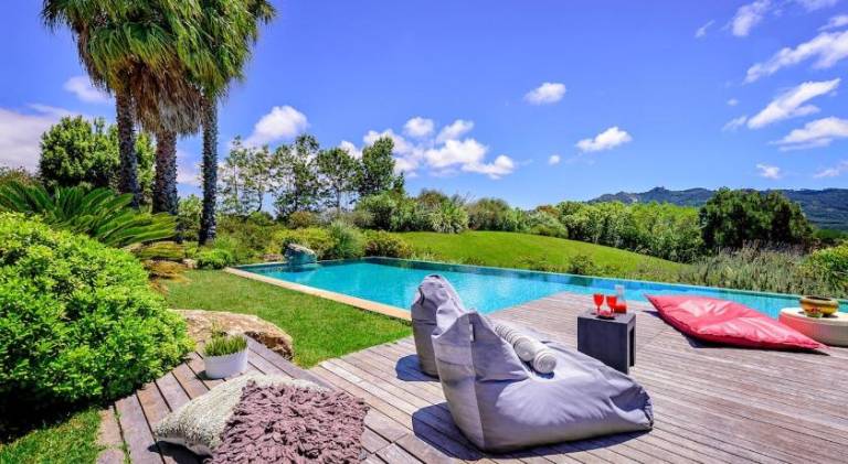 Pleasant vacation home with private pool, yard & terrace | Dogs allowed — photo 2