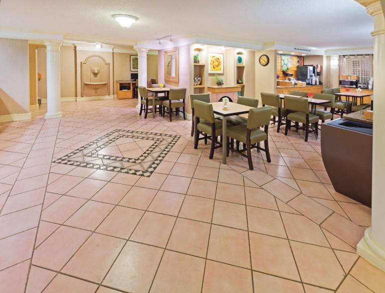 Baymont by Wyndham Lubbock - Downtown Civic Center — photo 3