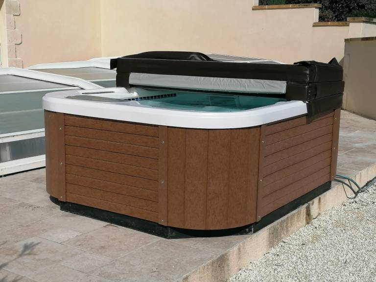 Gite with pool, patio & jacuzzi | Garden view — photo 3