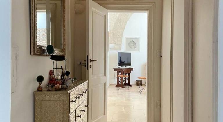 Serviced apartment with patio | Pets allowed — photo 3