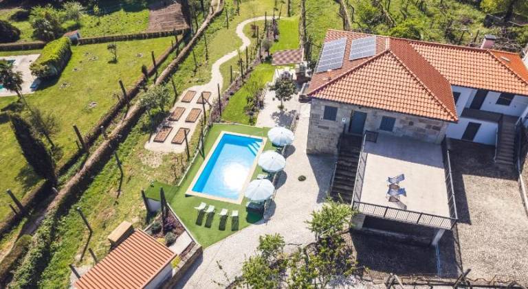House with yard, private pool & patio — photo 5