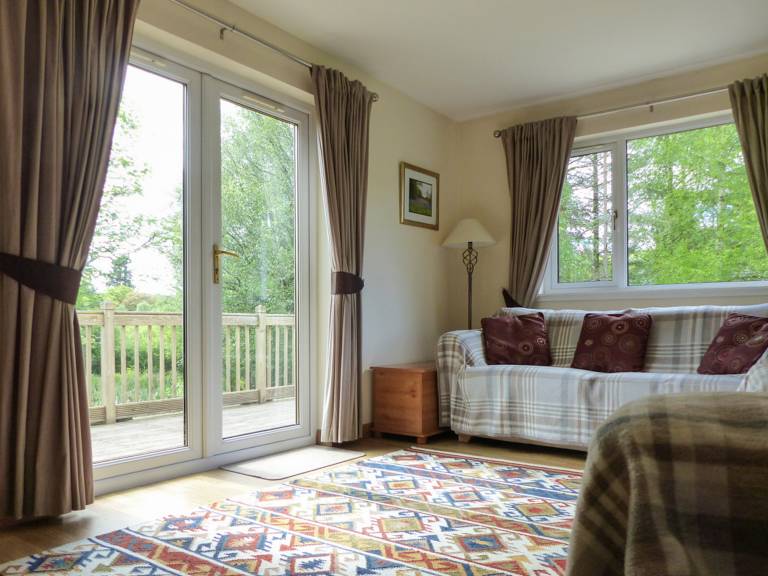 Child-friendly nice cottage with yard | River view | Pets allowed — photo 2