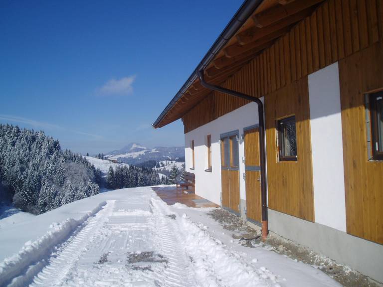 Cabin with barbecue, terrace & garden — photo 5