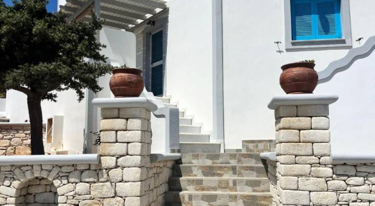 Apartment with terrace — photo 4