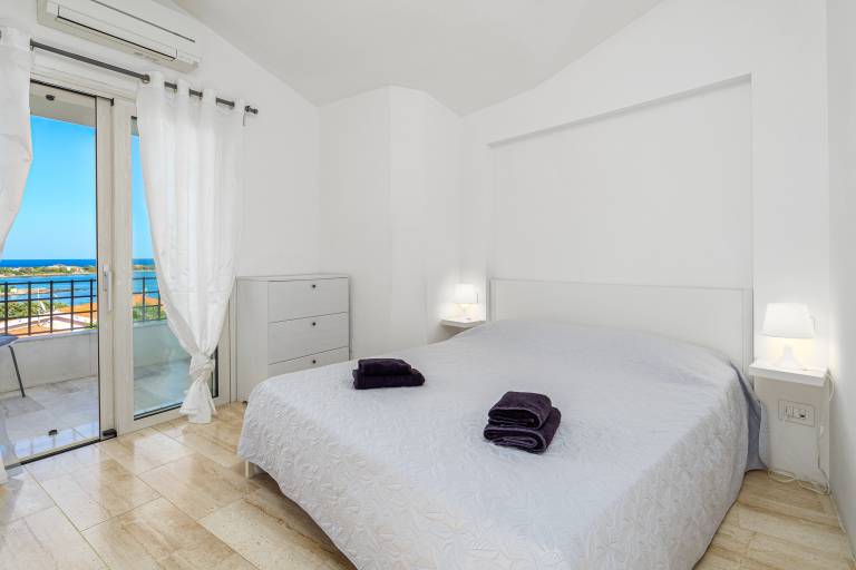 Holiday Home 'Villa Smeraldina' with Sea View, Wi-Fi and Air Conditioning in Olbia