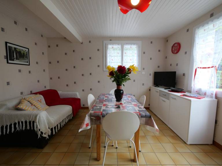 Gite with terrace & yard | Pets allowed — photo 2
