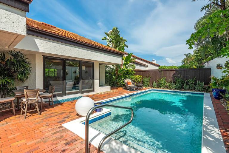 Villa  Naples