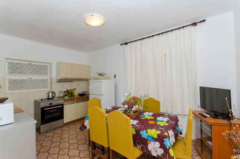 Fully equipped holiday apartment with BBQ & terrace | Garden view | Close to the beach | Pets allowed — photo 3