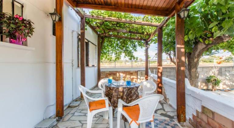 Aadonis traditional house on the Sea — photo 4