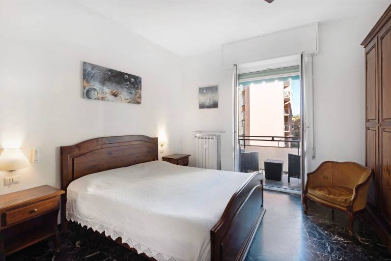 Wonderful holiday apartment with terrace | Next to the beach | Pets allowed in Celle Ligure