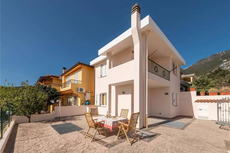 Villa Orosei