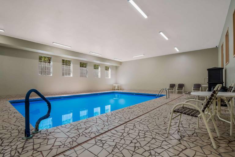 SureStay Plus by Best Western Topeka Northwest — photo 3