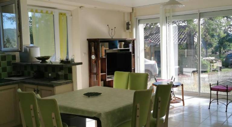 Holiday apartment with 3 rooms for 8 persons in Millau