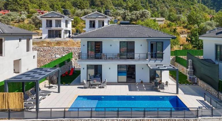 Fully equipped beautiful villa with barbecue, private pool & yard | Good for workation | Pets allowed — photo 3