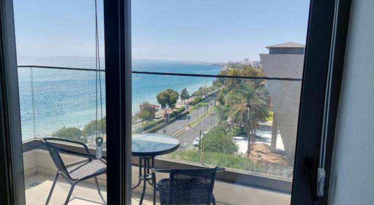 Rental apartment | Next to the beach | Pets are welcome in Limassol
