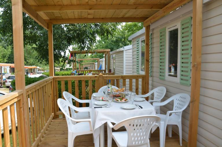 Vacation home with patio, barbecue & pool | Sea view — photo 3