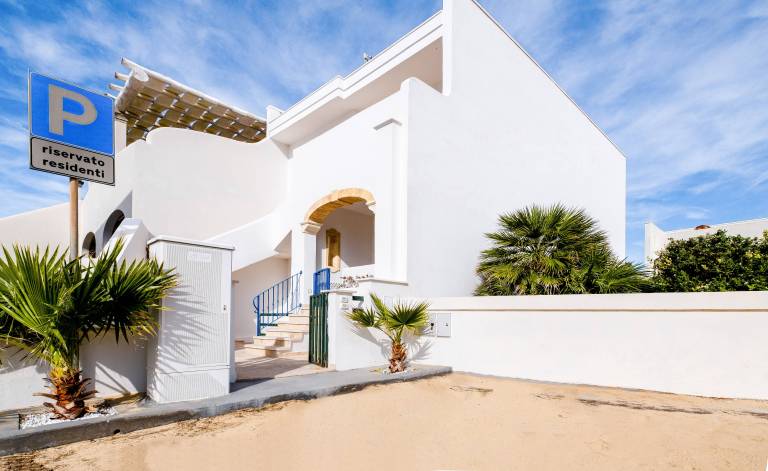 Child-friendly villa with barbeque | Water view | Beach nearby | Dogs allowed — photo 2