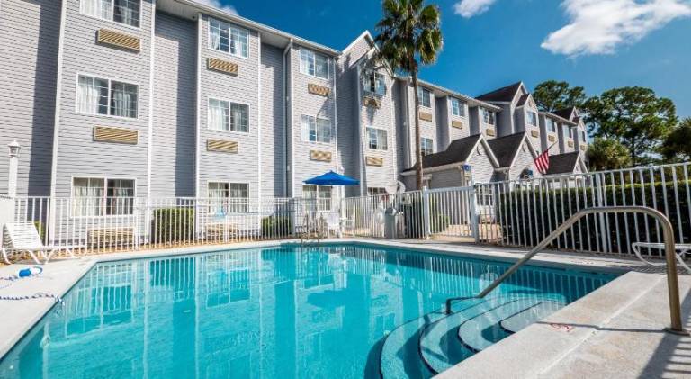 Microtel Inn & Suites by Wyndham Palm Coast I-95 — photo 3