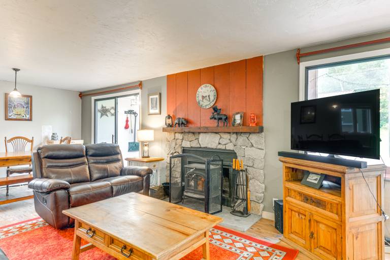 West Dover Townhome: Hot Tub, 2 Mi to Mount Snow! — photo 4