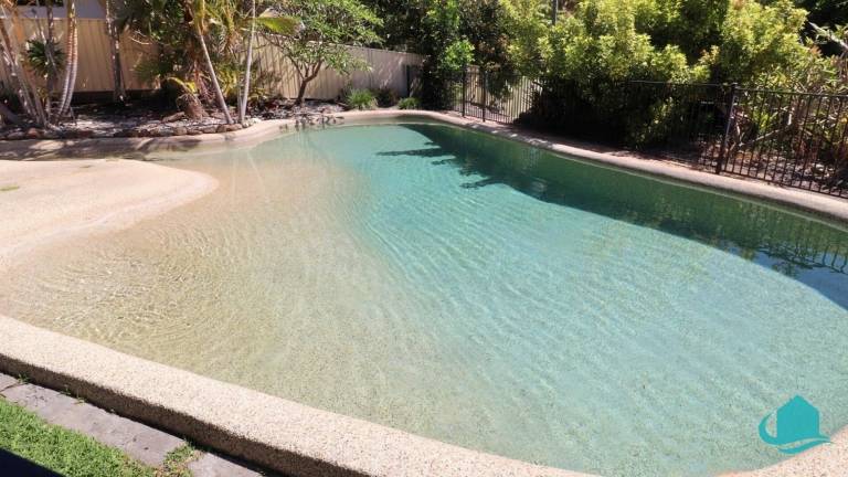 House  Caves Beach