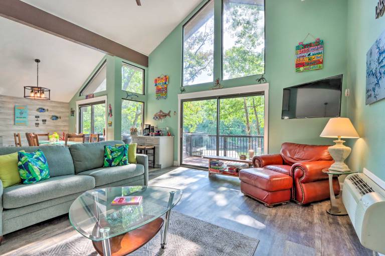 2 Mi to Margaritaville: Lake of the Ozarks Home! in Lake Ozark, MO