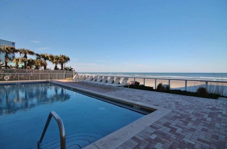 Condo  Atlantic Heights