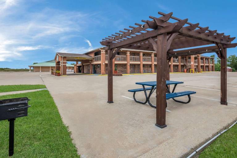 SureStay by Best Western Rockdale — photo 4
