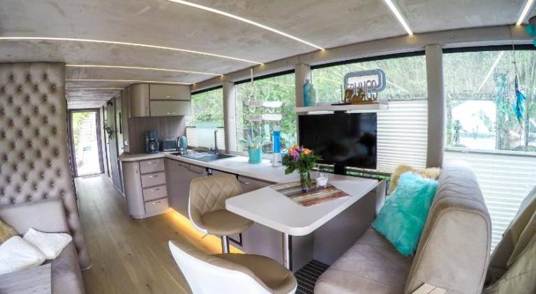 Boat with 2 rooms for 4 persons — photo 4