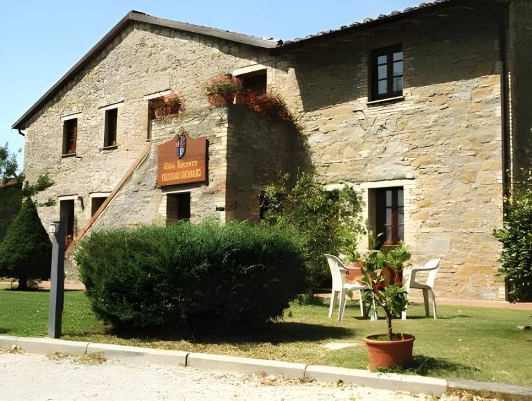Vacation home with barbecue, yard & pool | Suitable for remote work in Magione