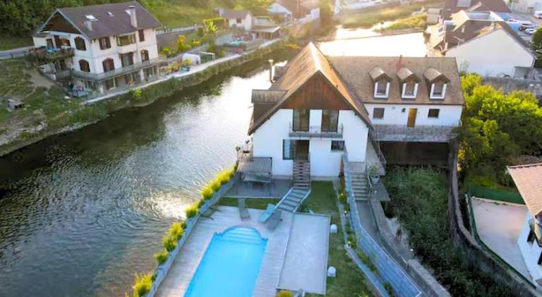 Villa with hot tub & pool | Pets are welcome — photo 5