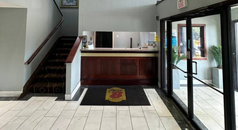 Super 8 By Wyndham Piedmont Greenville Area — photo 4