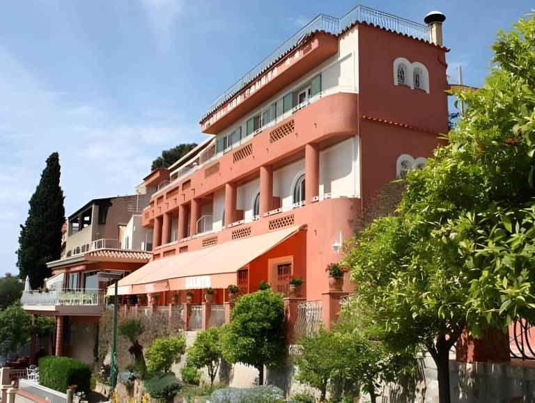 Les Galets Hotel et B&B in Bandol