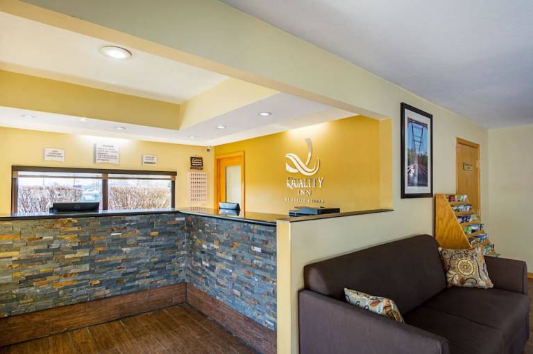 Quality Inn & Suites Greensburg I 74