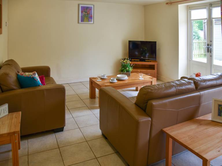 Cottage with garden & pool | River view — photo 3