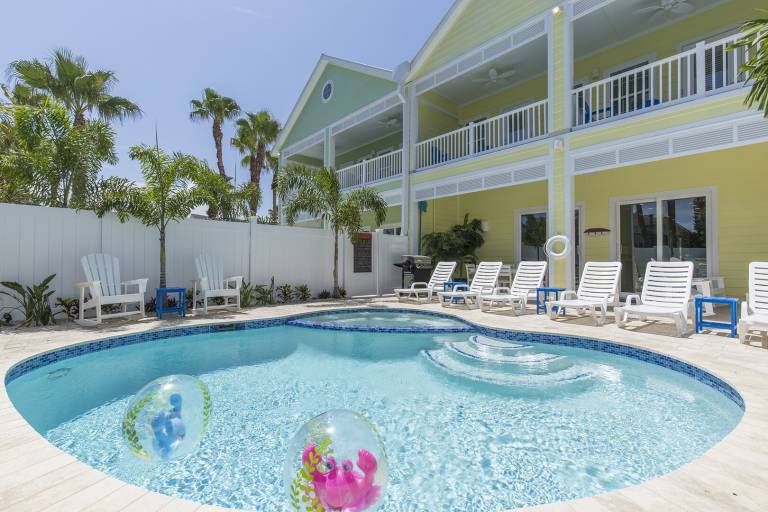 House with garden & private pool in South Padre Island, TX