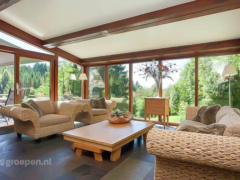 Vacation home with private pool, barbecue & garden — photo 3