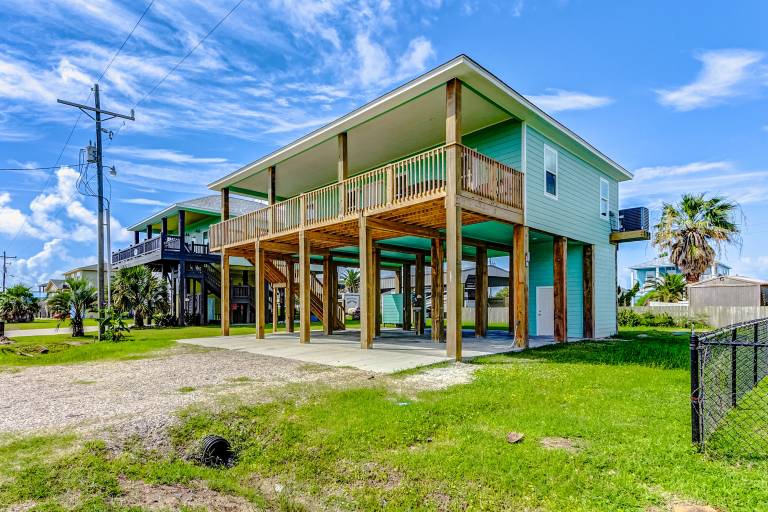 Vacation home with grill & garden in Bolivar, TX