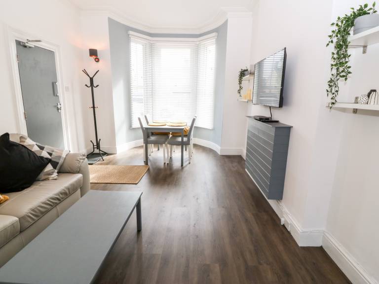 Family-friendly lovely cottage | Beach view | Next to the beach | Pets are welcome — photo 3