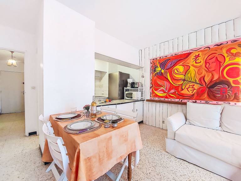 Apartment with terrace — photo 3
