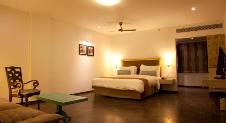 Hotel Sabareesh Park