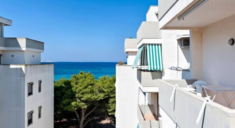 Cozy Flat and Terrace - 2 min from the beach by Sweet Home Puglia Apartments — photo 4