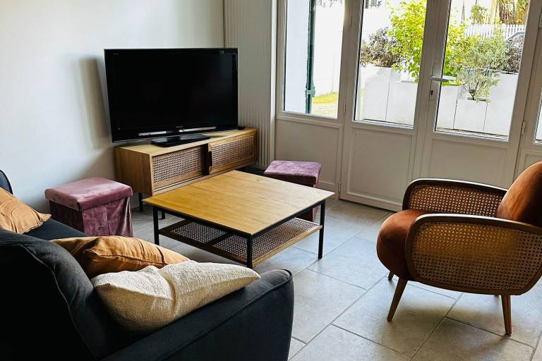 Rental apartment with patio & garden — photo 3