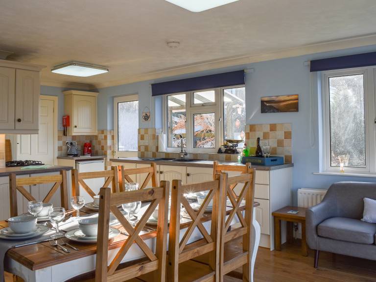 Cottage with barbecue, garden & patio | River view — photo 5