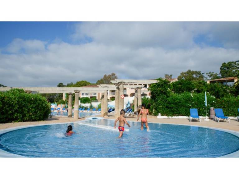 Child-friendly rental apartment with pool | Next to the beach | Pets are welcome — photo 4