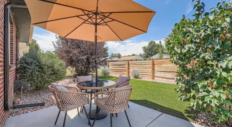 Vacation home with patio | Good for workation — photo 3