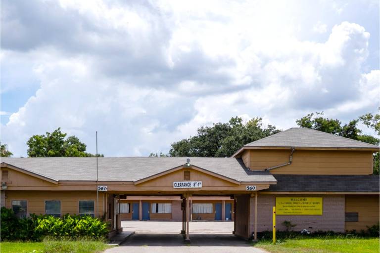 Capital O Parker Motel Clute Jackson Tx 332 — photo 4