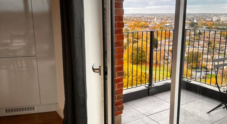Prestige City Apartment with Magnificent City Views — photo 2