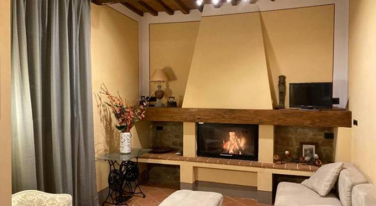 Fully equipped villa with private pool, grill & yard | Perfect for remote work | Dogs allowed in Capannori