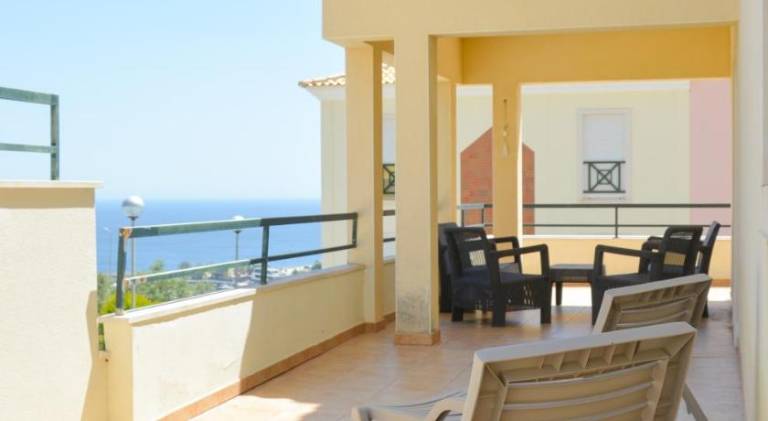 Big apartment | Next to the beach | Pet-friendly in Setubal